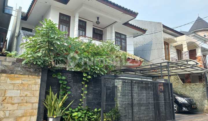 Rumah 2 Lantai Senopati Strategis Pusat Kota Rumah 2 Lantai Senopati Strategis Pusat Kota