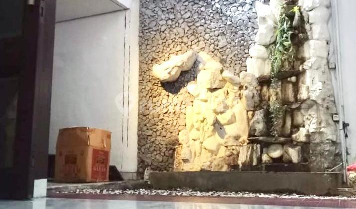 Rumah Hook Strategis Benhil Jakarta Pusat