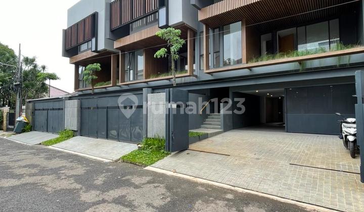 3-Storey House in Kemang, South Jakarta, Strategic Area 2