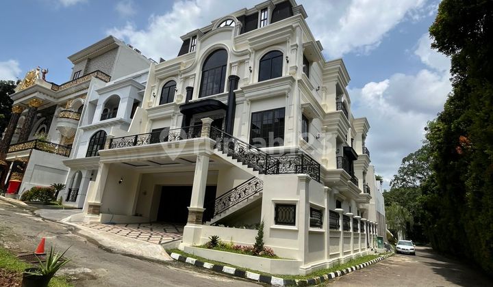 Rumah Mewah Baru American Classic 3 Lantai Daerah Cilandak Jaksel Rumah Mewah Baru American Classic 3 Lantai Daerah Cilandak Jaksel