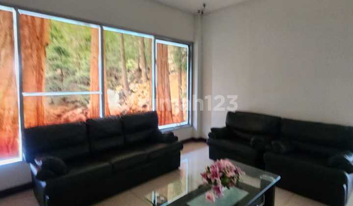 Strategic Commercial Area Building in Rawamangun Region Strategic Commercial Area Building in Rawamangun Region