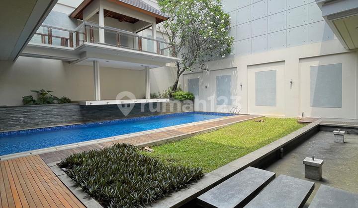 Luxury House in the Asri Area of Pondok Indah District