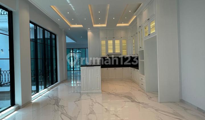 Rumah Mewah 3 Lantai Strategis Siap Huni Daerah Cilandak Rumah Mewah 3 Lantai Strategis Siap Huni Daerah Cilandak
