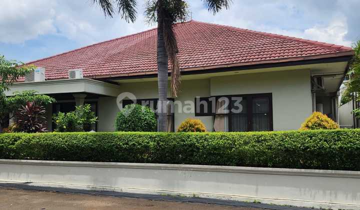 Luxury House in a Large Complex in the Cipete Raya Area 2