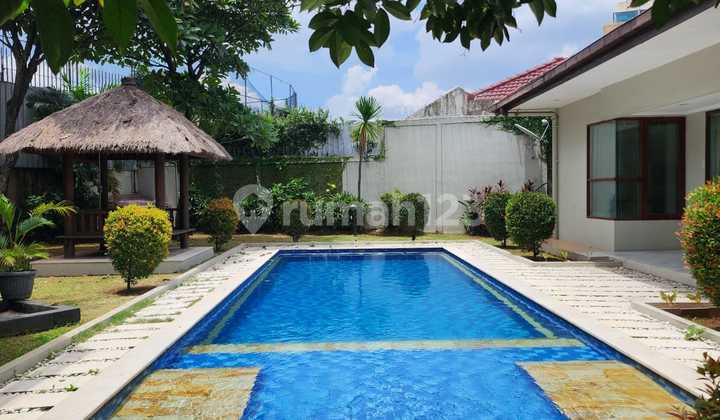 Rumah Mewah Dalam Komplek Besar Daerah Cipete Raya