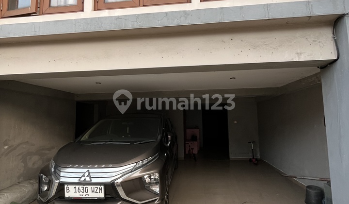 Dijual Murah Rumah 3 Lantai Tangerang Selatan‼️  2