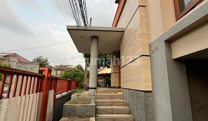 Luxurious, Spacious and Comfortable House in Ciputat Area 2