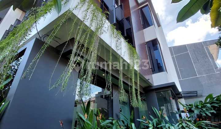 Luxury and Comfort in One Residence: Modern House for Sale in Pejaten Barat 2