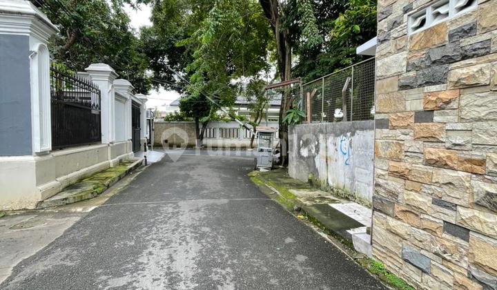 "Exclusive Residence in North Gandaria, Close to Scbd & Senayan Business Areas" 2