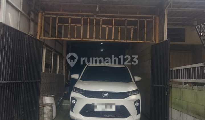 For sale / rent Shop House Jambangan Surabaya