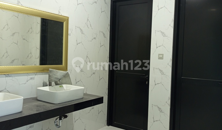 Gedung Brand New 6 Lantai di Menteng, Jakarta Pusat Gedung Brand New 6 Lantai di Menteng, Jakarta Pusat