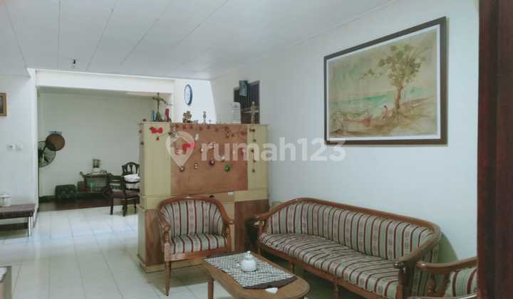 Dijual cepat rumah dengan paviliun di Pamulang 2