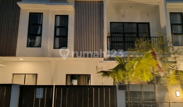 *disewakan Rumah Baru 2 Lantai Furnished* 1