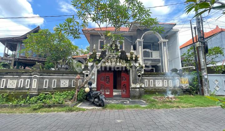 Rumah Besar Style Old Money (Sewa Minimal 2 Tahun) Rumah Besar Style Old Money (Sewa Minimal 2 Tahun)