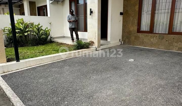 House for Rent One Gate Fully Furnished in Seminyak 2
