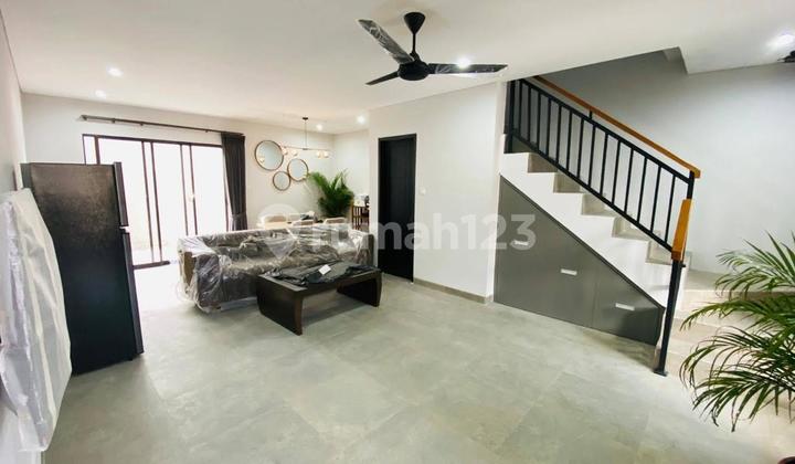 For Rent House in a Strategic and Comfortable Location For Rent House in a Strategic and Comfortable Location