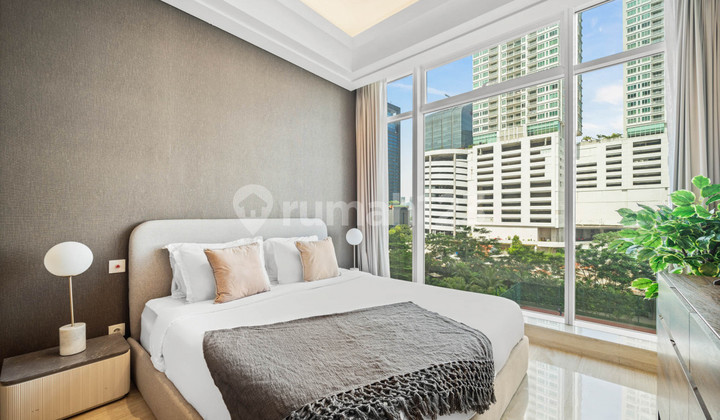 For Sale Luxurious Apartment South Hills 1 BR - Fully Furnished South Jakarta