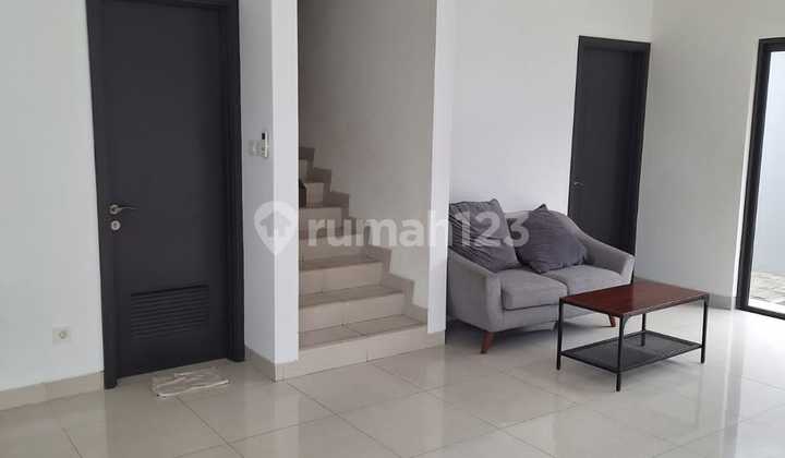 Disewakan Rumah Luas Siap Huni di Wisteria Metland Menteng Jakarta Timur Disewakan Rumah Luas Siap Huni di Wisteria Metland Menteng Jakarta Timur