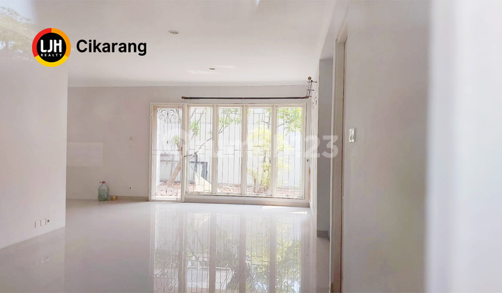 Dijual Rumah Cluster Oakwood Lippo Cikarang Terawat Depan Taman 2