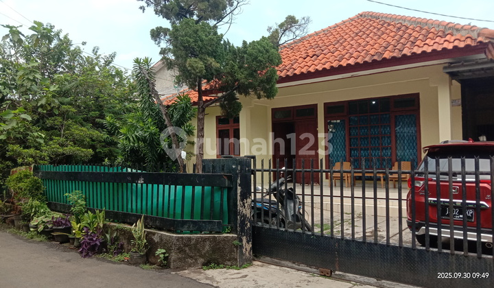 Rumah Di Ulujami Dekat Pasar Cipulir Jakarta Selatan. Rumah Di Ulujami Dekat Pasar Cipulir Jakarta Selatan.