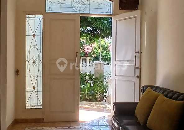 A nice house ready to occupy, flood-free in Ciputat. 2