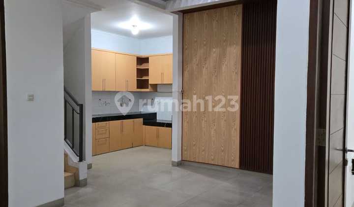 FOR SALE FAST HOUSE IN BATUNUNGGAL INDAH COMPLEX 2