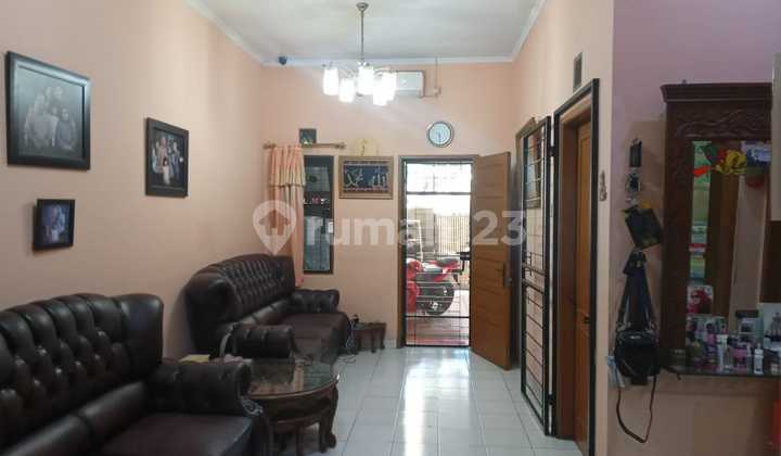 DIJUAL RUMAH DI KOMPLEK PARAKAN MAS 1