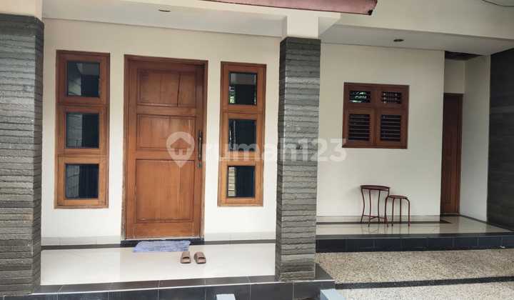 Dijual Rumah di Sayap Buah Batu