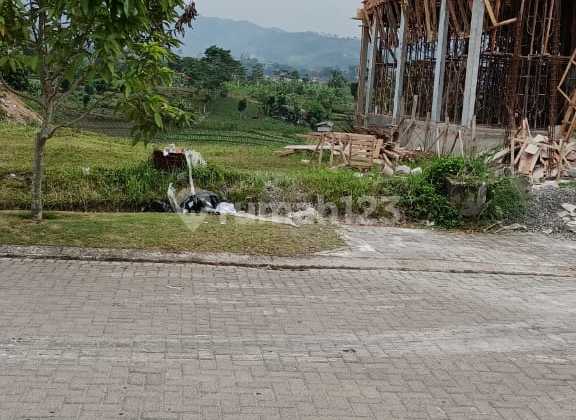 LAND FOR SALE IN KOTABARU PARAHYANGAN