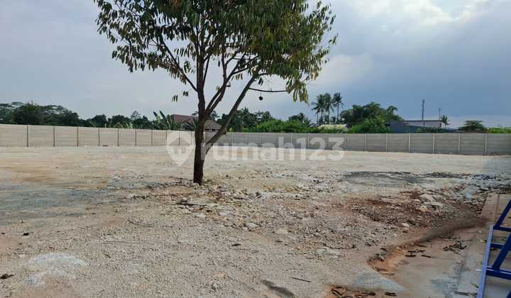 Large land suitable for parking, restaurant, etc. in East Bekasi