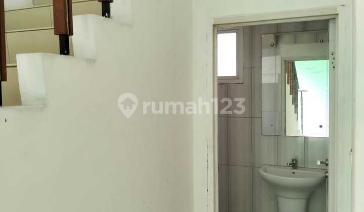 Comfortable 2-Story Hook House in the Vernonia Cluster, Summarecon, Bekasi 2