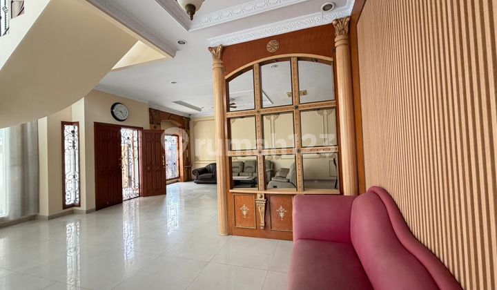 Nice 2-Story Hook House Ready to Occupy in Muara Karang, North Jakarta 2