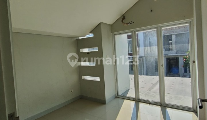Rumah 2 Lantai siap huni di Cluster Yarra, Jakarta Garden City 2