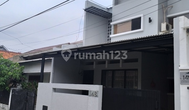 Good House Quiet & Safe Environment Ready to Occupy in Kayu Putih Utara, East Jakarta Good House Quiet & Safe Environment Ready to Occupy in Kayu Putih Utara, East Jakarta