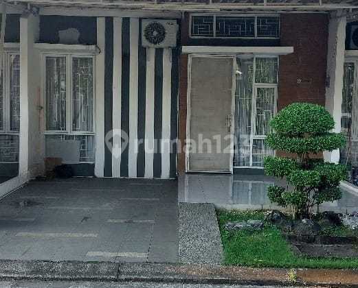 Ready-to-Occupy House in Mutiara Gading City