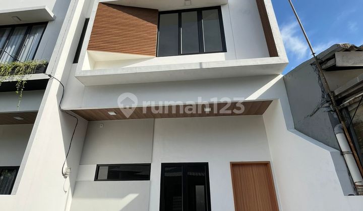 2-Storey Minimalist House Ready to Occupy in Harapan Indah, Bekasi