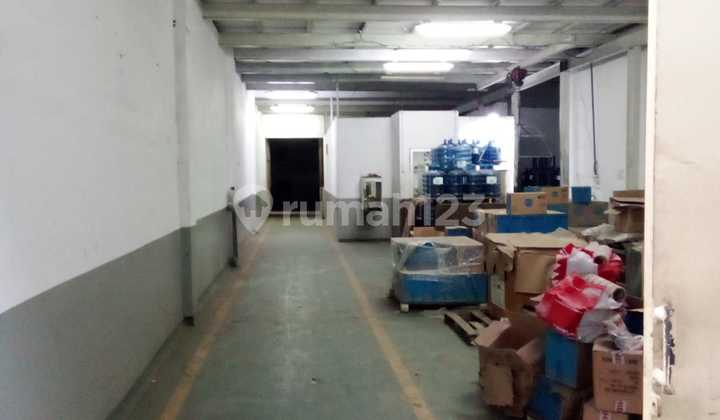 Gudang dan Pabrik lokasi strategis di pinggir jalan daerah Cakung, Jakarta Timur