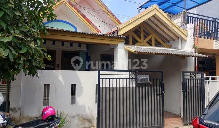 Good and Ready-to-Live House in Taman Harapan Baru (THB), Bekasi