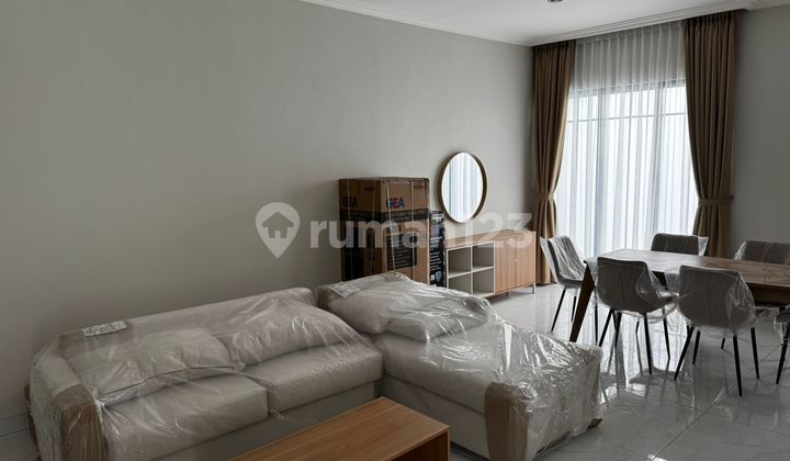 Disewa rumah di Sumarecon crown gading cluster jasmia  2