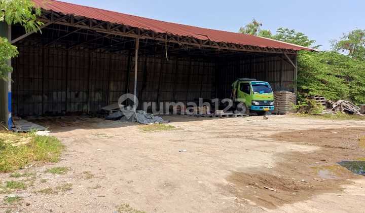 Bonus Land with Building, in Sungai Tiram, Marunda, Cilincing, North Jakarta.