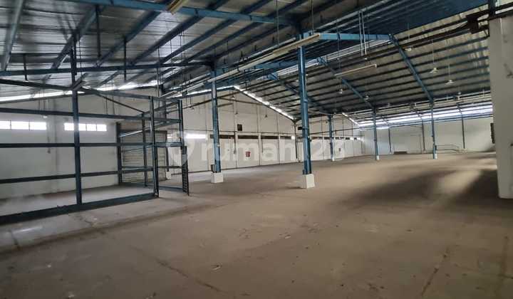 Warehouse for Rent in Jatinegara, East Jakarta Warehouse for Rent in Jatinegara, East Jakarta