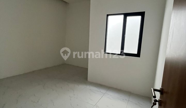 Rumah 2 Lantai Lokasi Strategis dan Siap Huni di Harapan Indah Bekasi