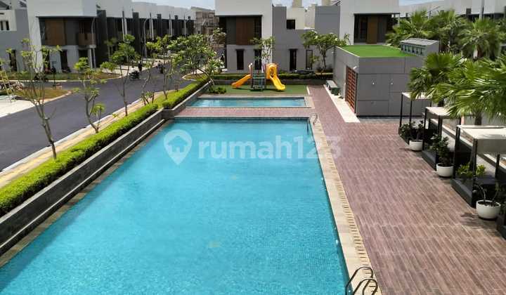 Disewakan Rumah 2 Lantai di Summarecon Crowm Gading Bekasi 2