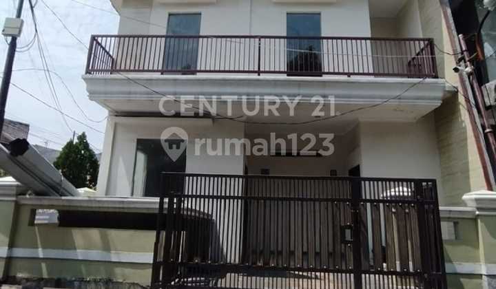 2-Story Hook House in Bulevar Hijau, Kota Harapan Indah, Bekasi