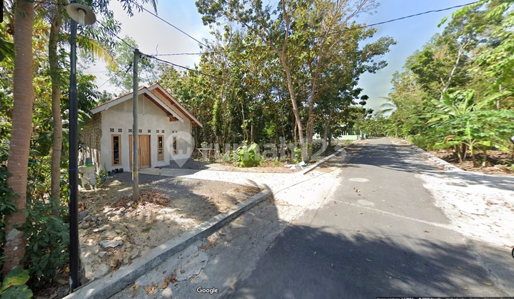 Dijual Rumah dengan Tanah Luas di Balecatur, Gamping, Sleman - Truk Masuk Lokasi Dijual Rumah dengan Tanah Luas di Balecatur, Gamping, Sleman - Truk Masuk Lokasi