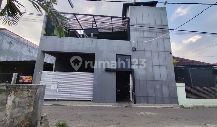 Dijual Rumah Cantik Futuristik 3 Lantai di Bangunharjo, Sewon, Bantul, Dalam Ringroad