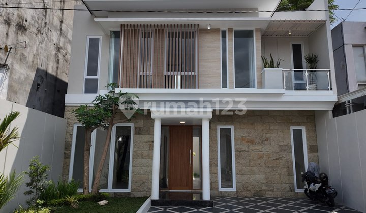 Rumah Modern Kontemporer di Jl. Palagan, Mlati, Sleman, Dekat Kampus Ugm