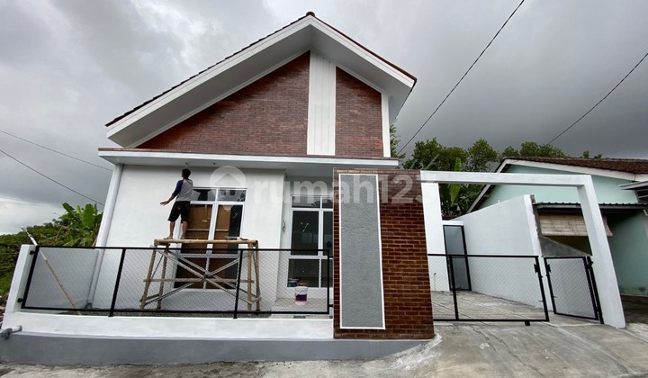 Dijual Rumah Baru Modern Cantik di Caturharjo, Sleman, Dekat Ugm