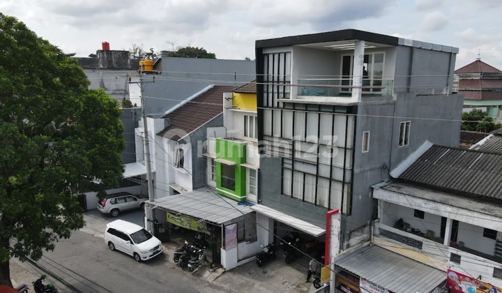 Dijual Kantor Full Furnished 4 Lantai di Pogung Lor, Dekat UGM Dijual Kantor Full Furnished 4 Lantai di Pogung Lor, Dekat UGM