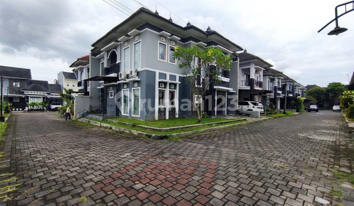 DIJUAL RUMAH MEWAH DALAM PERUMAHAN ONE GATE DI CONDONGCATUR, DEKAT UGM